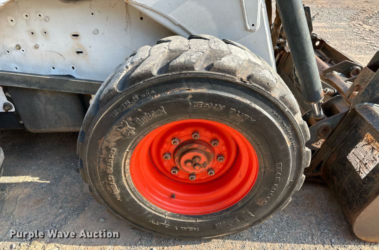 image for item OC9047 2001 Bobcat 873  skid steer loader