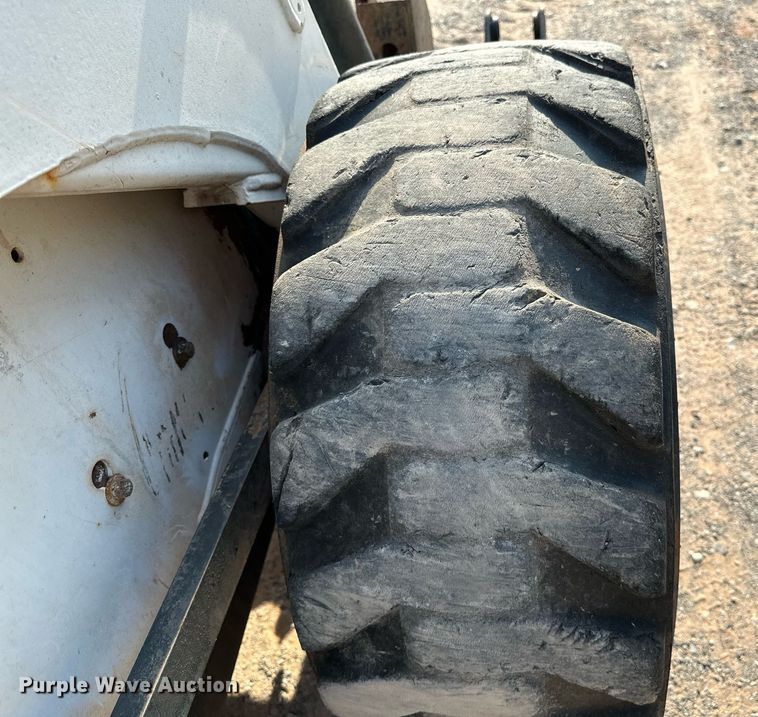 image for item OC9047 2001 Bobcat 873  skid steer loader