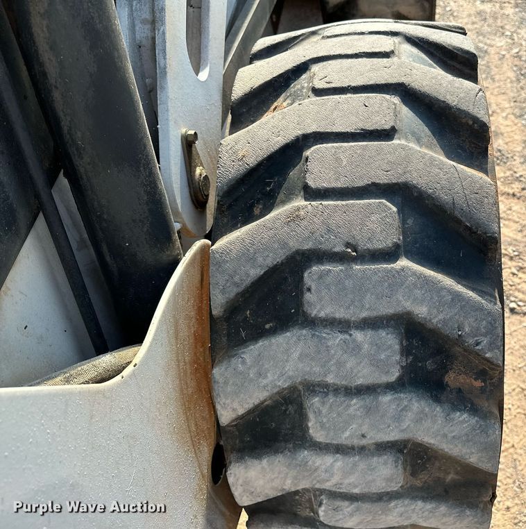 image for item OC9047 2001 Bobcat 873  skid steer loader