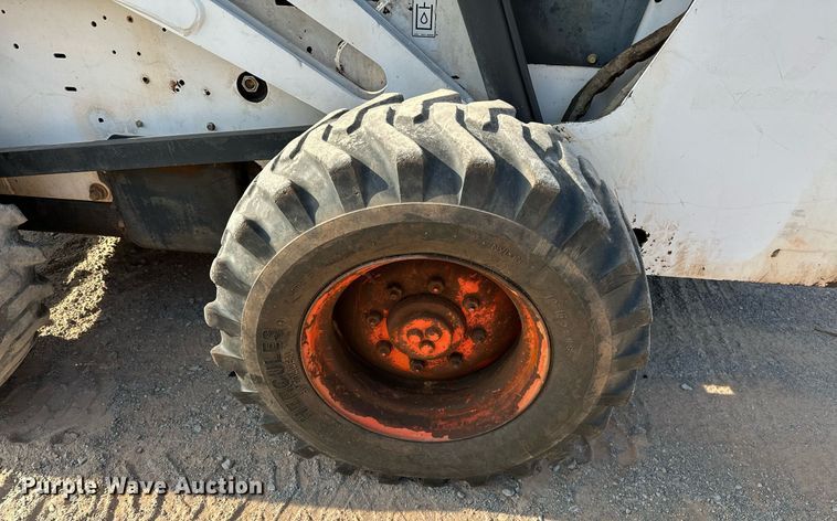 image for item OC9047 2001 Bobcat 873  skid steer loader