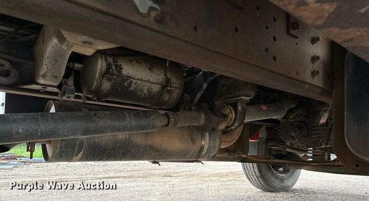 image for item OC9066 1998 GMC C7500  flatbed truck