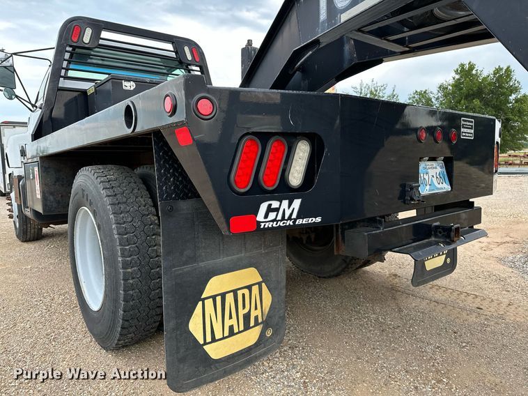 image for item OC9066 1998 GMC C7500  flatbed truck