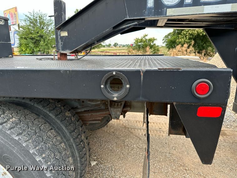 image for item OC9066 1998 GMC C7500  flatbed truck