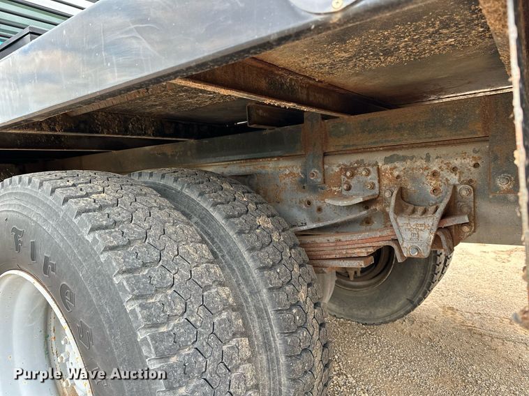 image for item OC9066 1998 GMC C7500  flatbed truck