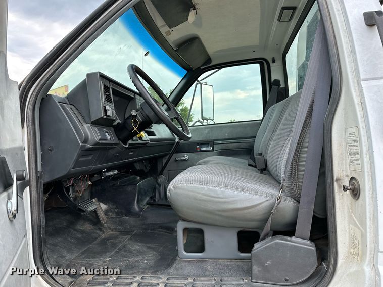 image for item OC9066 1998 GMC C7500  flatbed truck