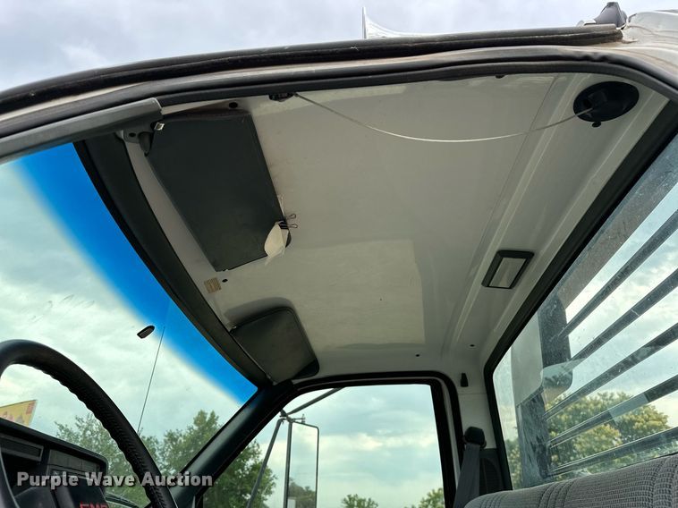 image for item OC9066 1998 GMC C7500  flatbed truck