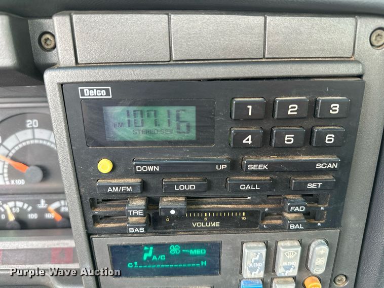 image for item OC9066 1998 GMC C7500  flatbed truck