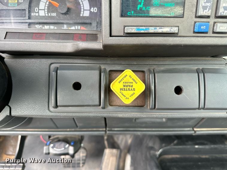 image for item OC9066 1998 GMC C7500  flatbed truck