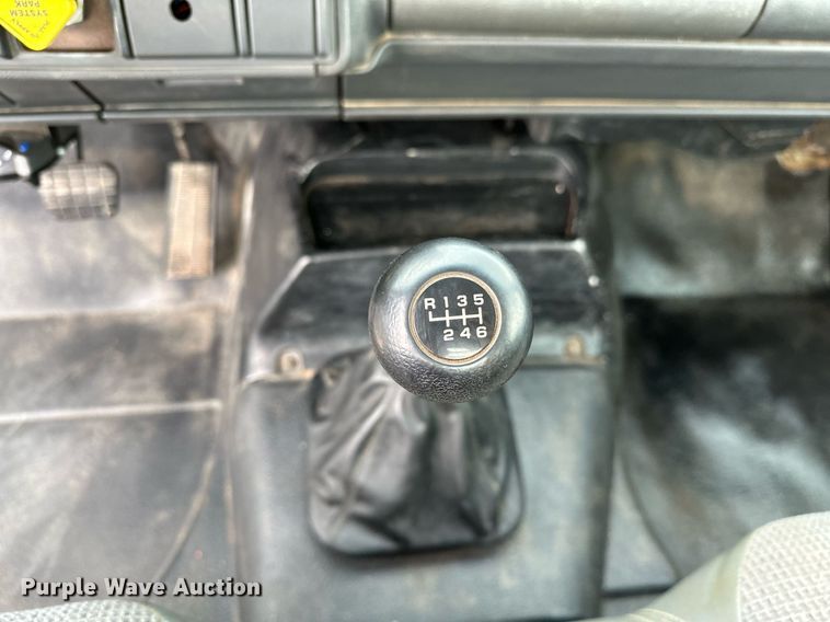 image for item OC9066 1998 GMC C7500  flatbed truck