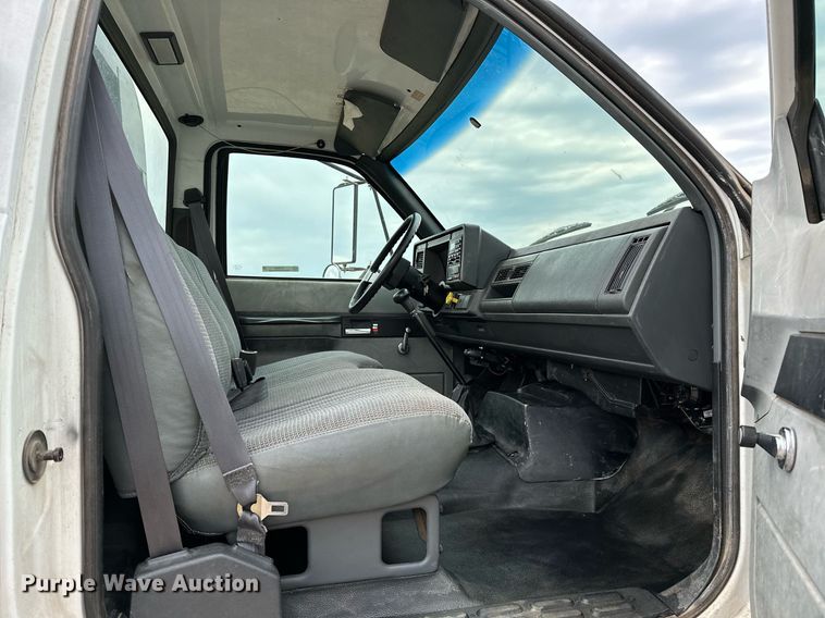 image for item OC9066 1998 GMC C7500  flatbed truck