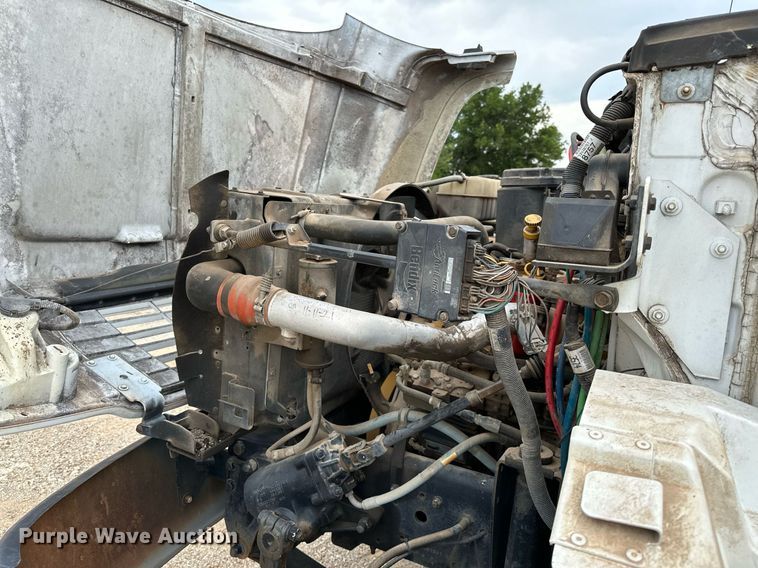 image for item OC9066 1998 GMC C7500  flatbed truck