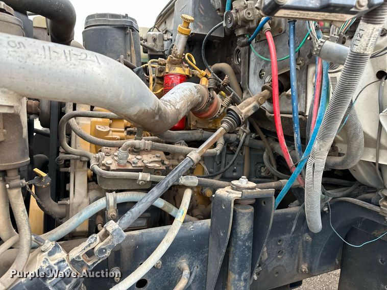 image for item OC9066 1998 GMC C7500  flatbed truck