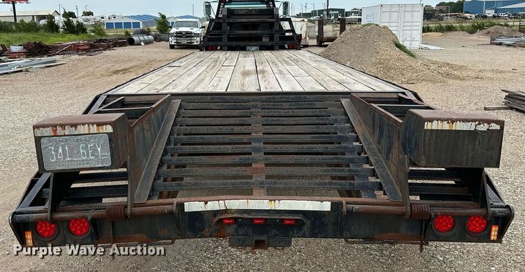 image for item OC9067 2004 Top Hat  equipment trailer