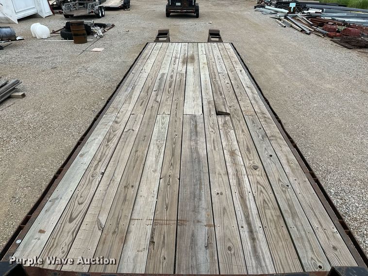 image for item OC9067 2004 Top Hat  equipment trailer