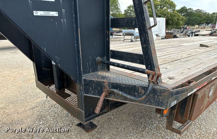 image for item OC9067 2004 Top Hat  equipment trailer