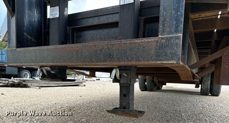 image for item OC9067 2004 Top Hat  equipment trailer