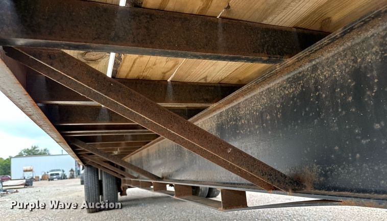 image for item OC9067 2004 Top Hat  equipment trailer