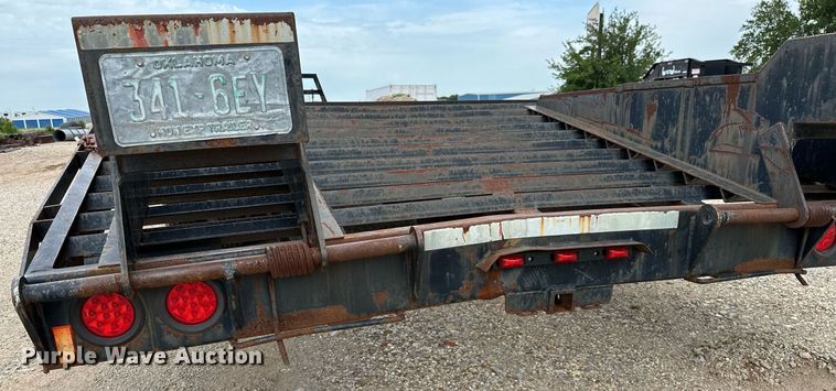 image for item OC9067 2004 Top Hat  equipment trailer