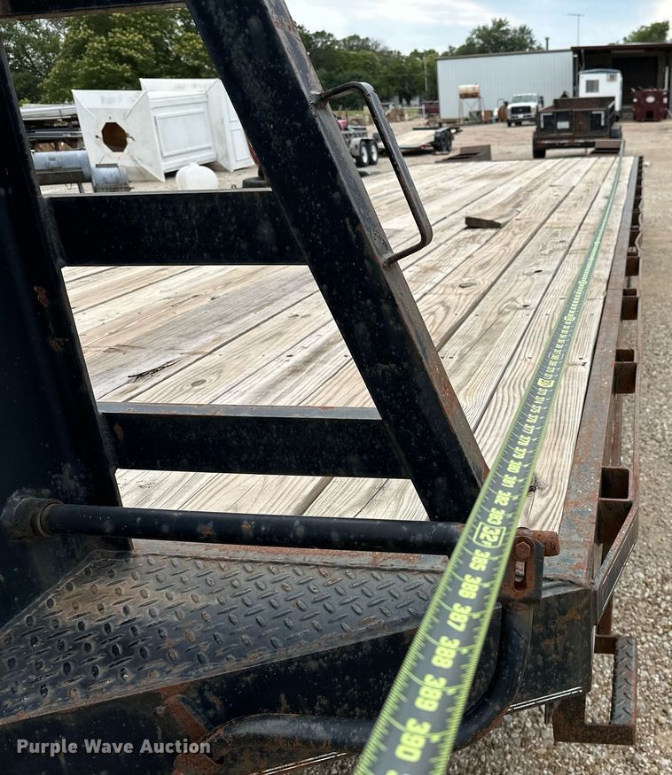 image for item OC9067 2004 Top Hat  equipment trailer