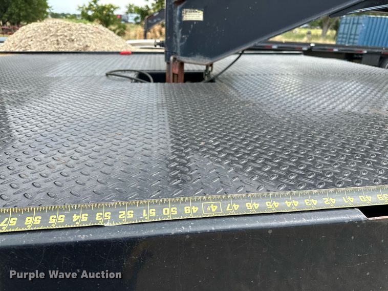 image for item OC9067 2004 Top Hat  equipment trailer