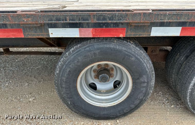 image for item OC9067 2004 Top Hat  equipment trailer