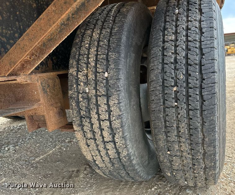 image for item OC9067 2004 Top Hat  equipment trailer