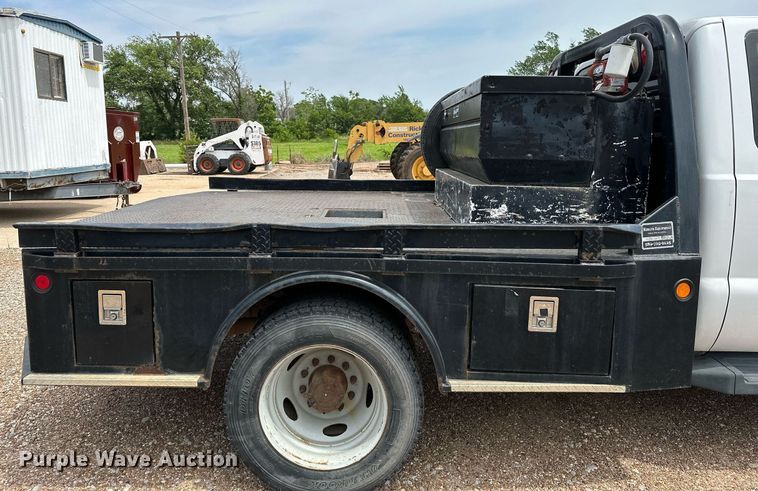 image for item OC9069 2008 Ford F450 Super Duty  SuperCab flatbed truck