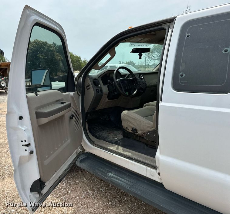 image for item OC9069 2008 Ford F450 Super Duty  SuperCab flatbed truck