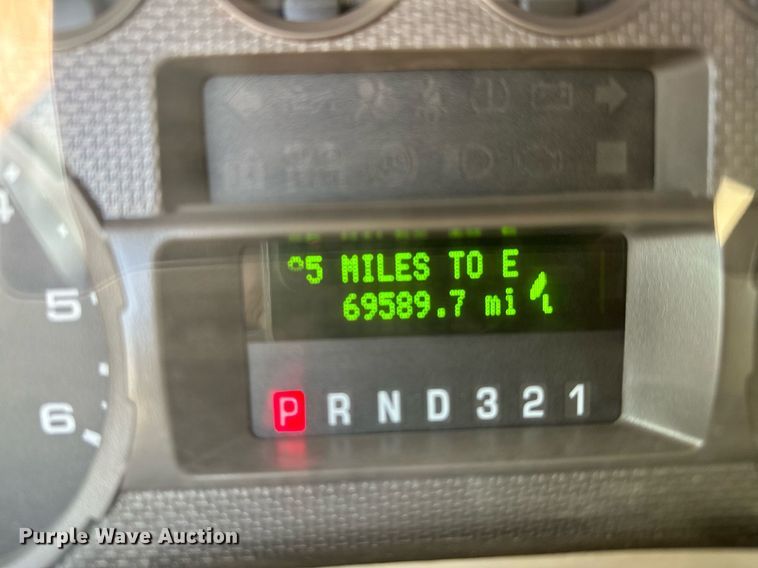 image for item OC9069 2008 Ford F450 Super Duty  SuperCab flatbed truck