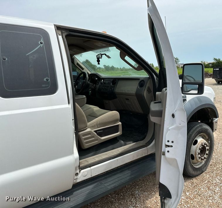 image for item OC9069 2008 Ford F450 Super Duty  SuperCab flatbed truck