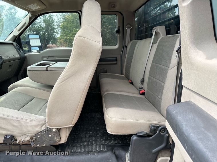 image for item OC9069 2008 Ford F450 Super Duty  SuperCab flatbed truck