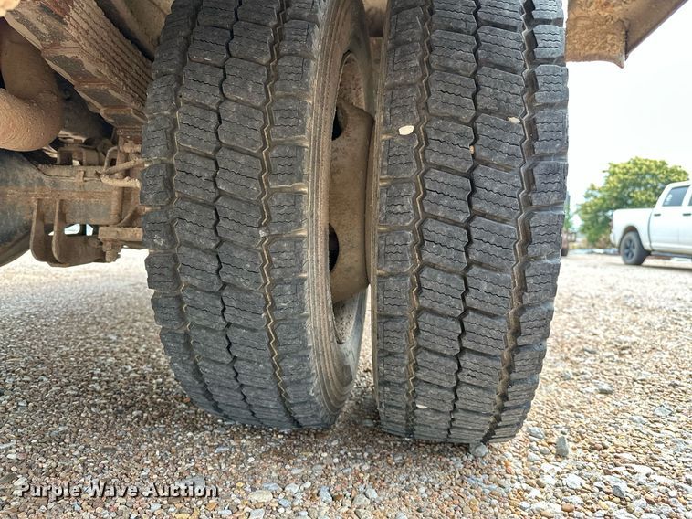 image for item OC9069 2008 Ford F450 Super Duty  SuperCab flatbed truck