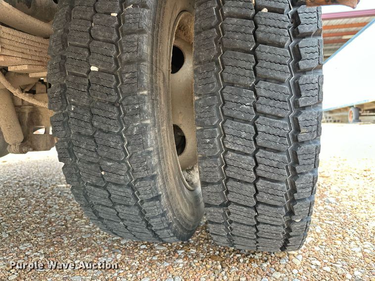 image for item OC9069 2008 Ford F450 Super Duty  SuperCab flatbed truck