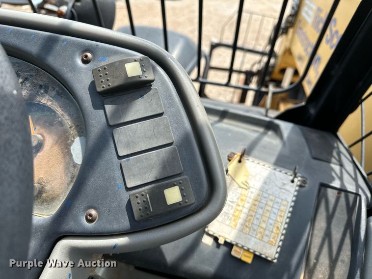 image for item OC9070 2004 Caterpillar TH360B  telehandler