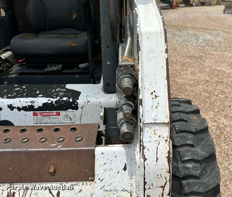 image for item OC9071 2008 Bobcat S185  skid steer loader