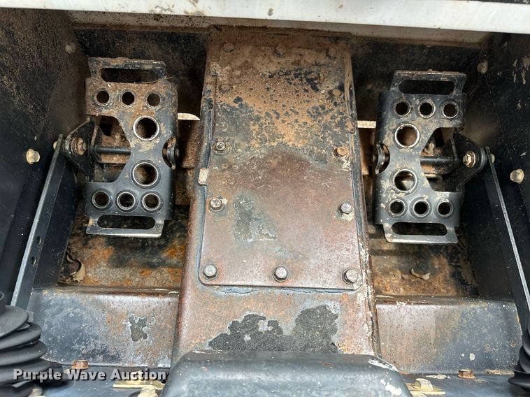 image for item OC9071 2008 Bobcat S185  skid steer loader