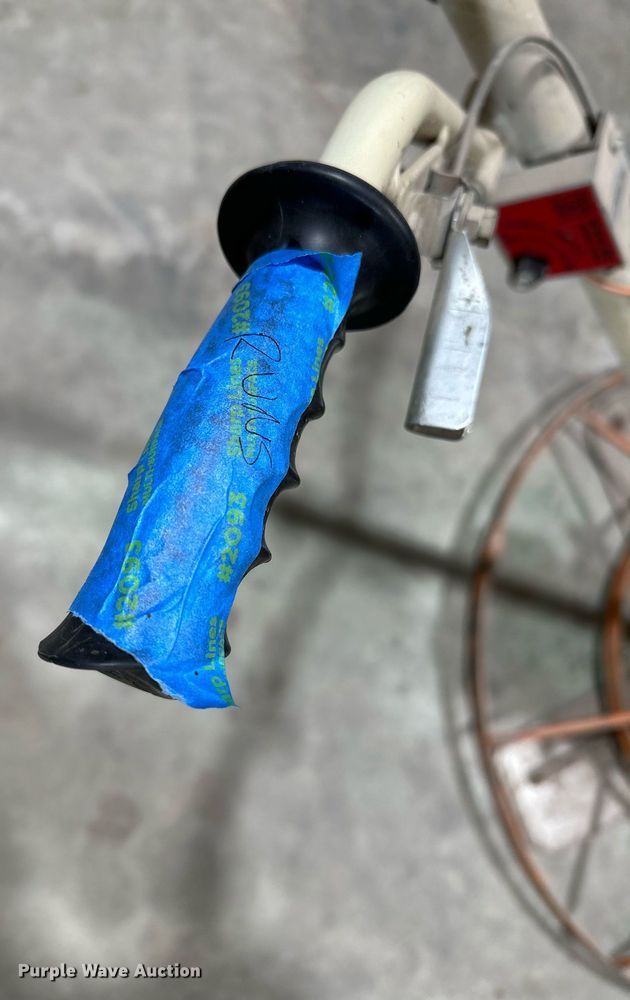 image for item OC9072 (4) power trowels