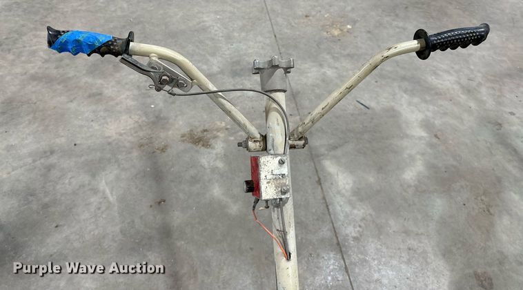 image for item OC9072 (4) power trowels