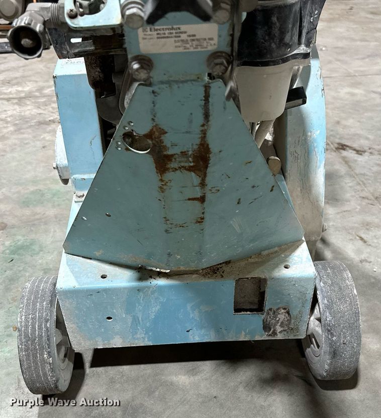 image for item OC9073 (5) concrete saws