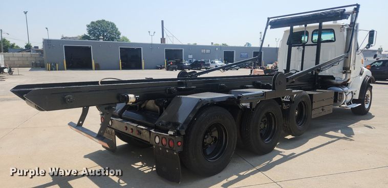 image for item OK9556 2005 Sterling L9500  roll-off container truck