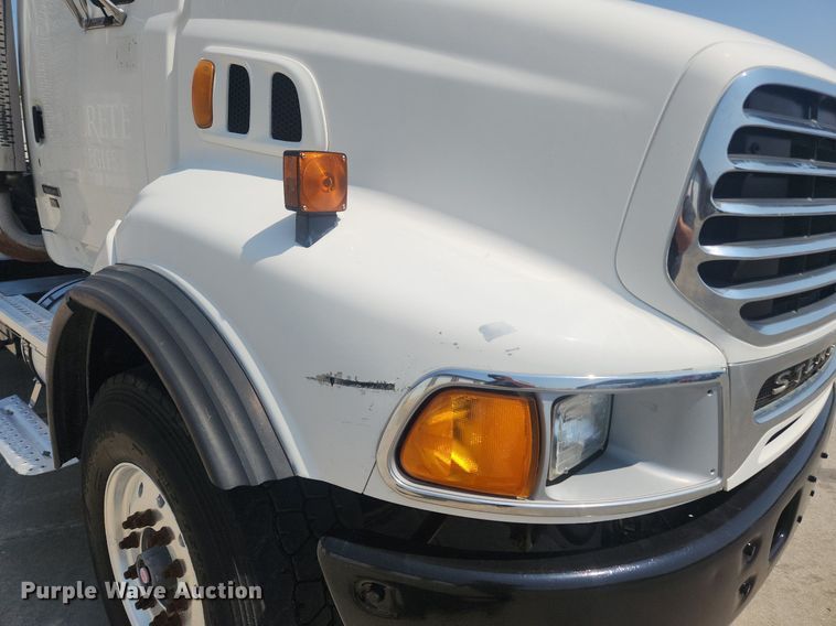 image for item OK9556 2005 Sterling L9500  roll-off container truck