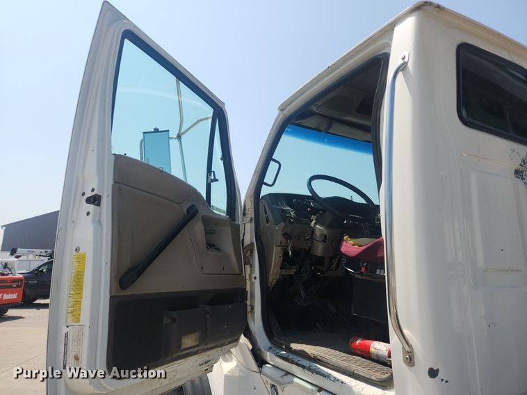 image for item OK9556 2005 Sterling L9500  roll-off container truck