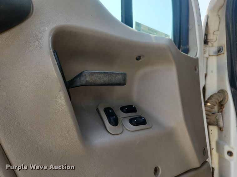 image for item OK9556 2005 Sterling L9500  roll-off container truck