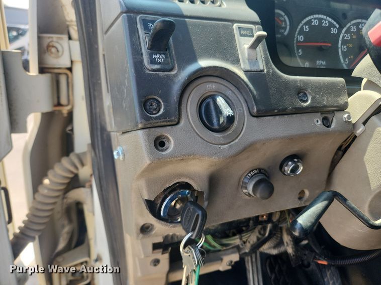 image for item OK9556 2005 Sterling L9500  roll-off container truck