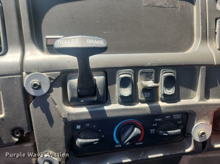 image for item OK9556 2005 Sterling L9500  roll-off container truck