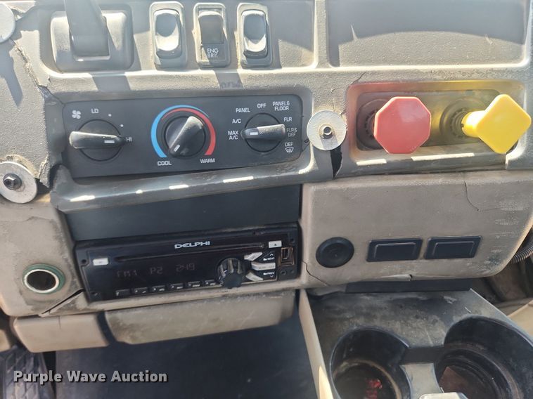 image for item OK9556 2005 Sterling L9500  roll-off container truck