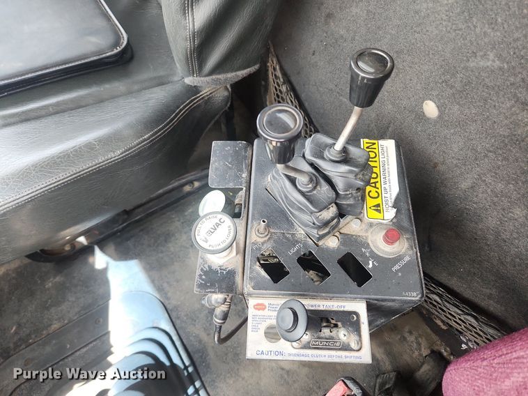 image for item OK9556 2005 Sterling L9500  roll-off container truck