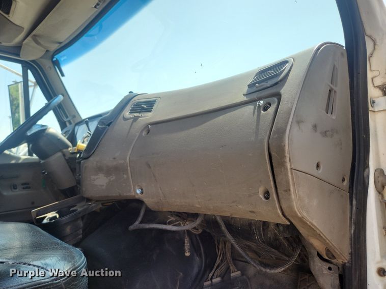 image for item OK9556 2005 Sterling L9500  roll-off container truck