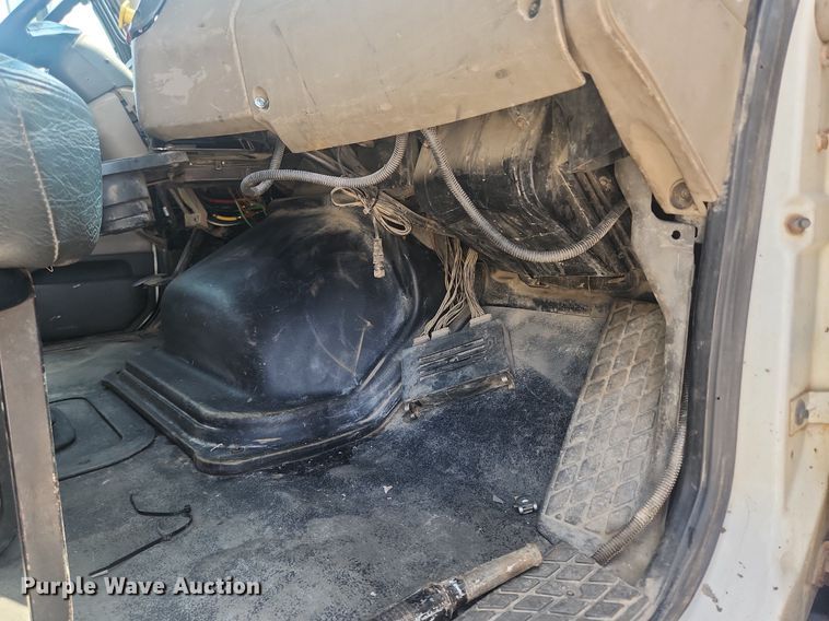 image for item OK9556 2005 Sterling L9500  roll-off container truck