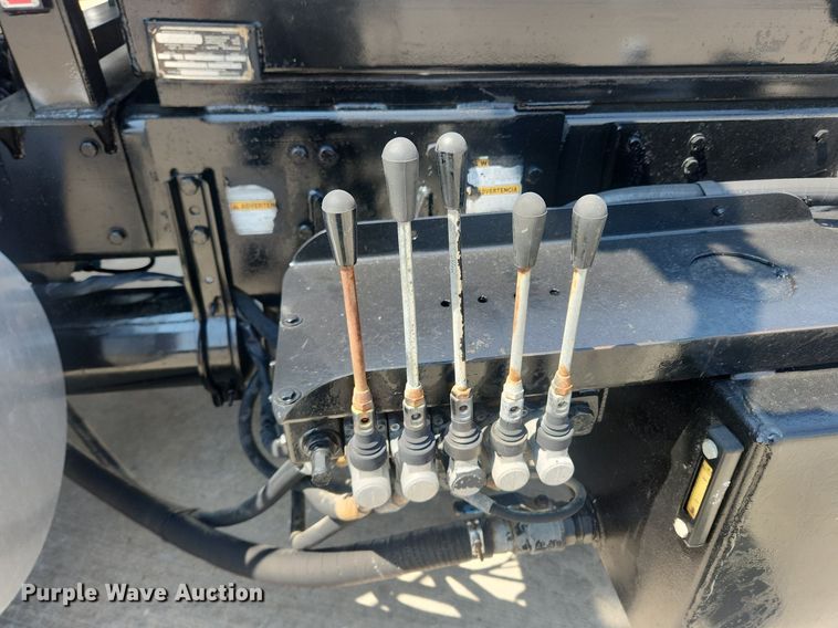 image for item OK9556 2005 Sterling L9500  roll-off container truck